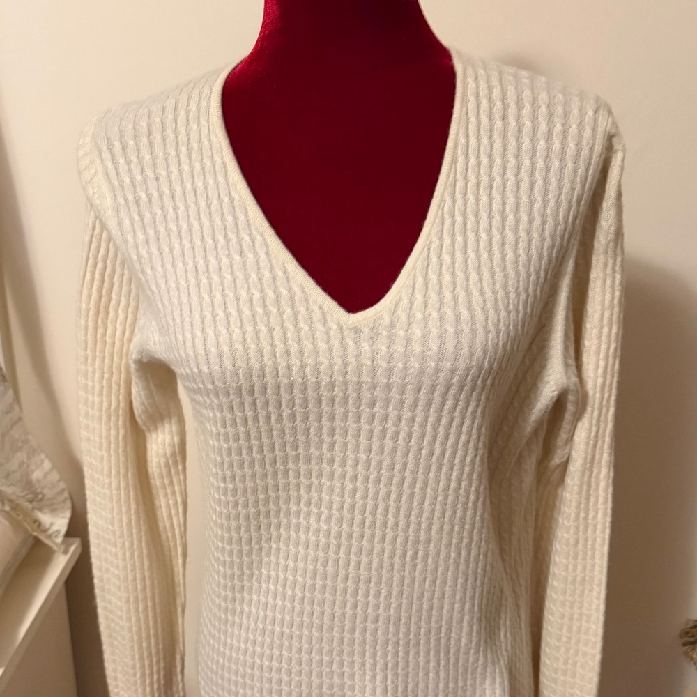 100% Cashmere Charter Club Ivory V-Neck Textured Knit Sweater -M